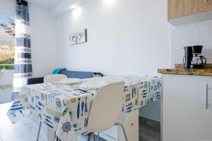 480 A Island Village with terrace, view and wifi