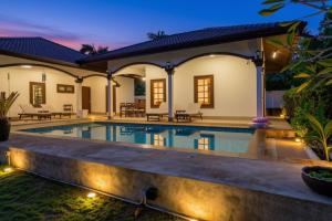 Kesorn Charming Authentic Thai Pool Villa Phuket