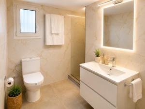 Kolonos Comfort Design Flat for Easy City Living