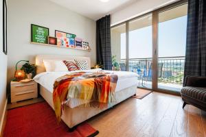 WF Mint Waves with Terrace and Free Parking