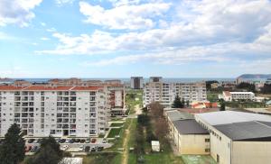 2bd Modern Apt with Big Balcony and Sea View "Darko"