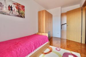 2bd Modern Apt with Big Balcony and Sea View "Darko"