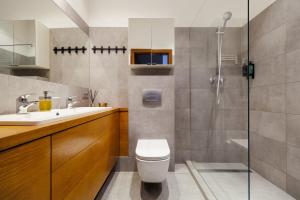 Krowoderska Suite Near Old Town by Downtown Apartments