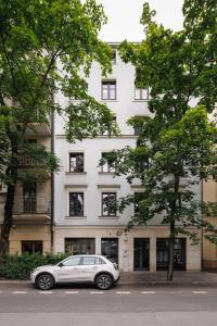Krowoderska Suite Near Old Town by Downtown Apartments