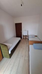 Room free parking