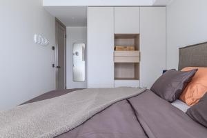 Modern 2BR Apartment 270 degrees Sea Views in Marienholm