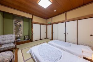 Golden Fox Inn, Historic Machiya, Walk to Matsumoto Castle and Attractions