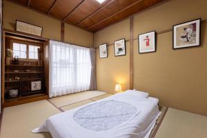 Golden Fox Inn, Historic Machiya, Walk to Matsumoto Castle and Attractions