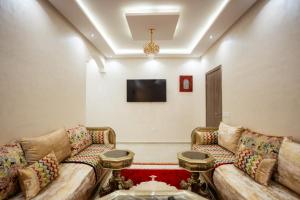 Authentic Moroccan Apt 2BR 8 min Airport AC and Parking Marrakech