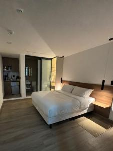 SM Suites