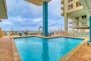 Gulf-front condo with an incredible view off the balcony