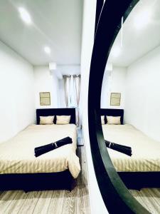 Private Rooms in Affordable 5-Bedroom Apartment