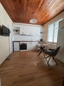 Guest house LORA