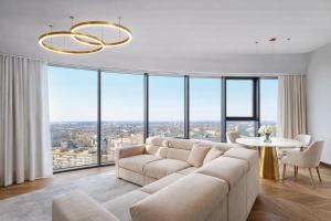 Hanza Tower WHITE 23 SPA Pool & Jacuzzi & Sauna