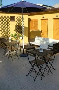 The Yellow House 2 - Aguim