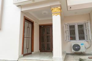 Hill View Apartment