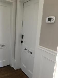 Standard Queen Room room in The Plainfield Inn