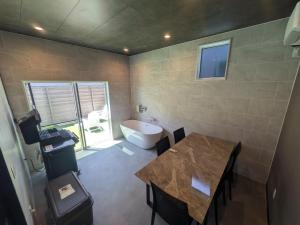 Pleasantstay THE SUITE チラー付き水風呂サウナ屋内BBQ75インチテレビ