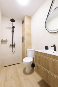Modern family apartment near the beach, free parking