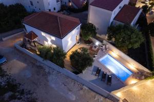 Tikas Blue - Luxe Pool Villa with Olive garden