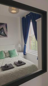 Happy Valley, Charming seaside town apartment