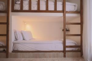 Blue Waves Surf House - Boutique Hotel Anza II