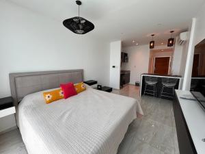 charlotte belgrano suite