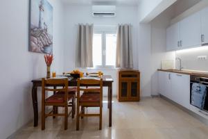 Saint Spyridon Old Town apartment