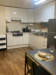 Hongdae#Yonsei Univ#Sinchon#2BR with Elevator#4min from Shinchon station line 2