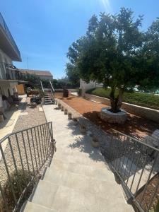 Mamma Mia Apartments and pool