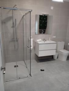 Amplia y acogedora casa con piscina, cerca de playa y puerto marina