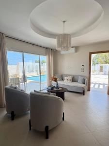 Sea-View Villa with Pool & Spa