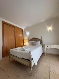 Lobo Apartment