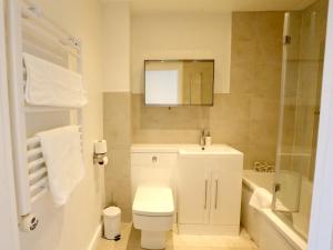 Stylish 2-Bed · Walk to Deansgate Old Trafford - Pass the Keys
