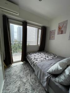Cozy 1 Bedroom Apartment with Balcony