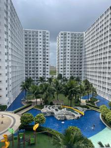 Cozy 1 Bedroom Apartment with Balcony
