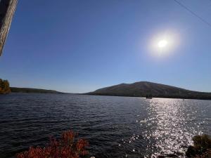 Mountain & Lake Retreat 5 bed Condo