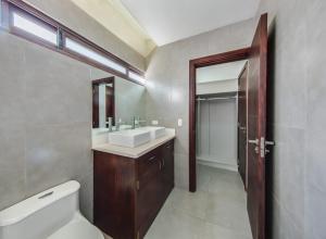 4 BR Beach House with Pool, 1-Min Walk SJDS Bay