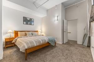 New Downtown Indy Group Stay-4BR-Sleeps 14