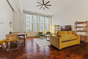 New Downtown Indy Group Stay-4BR-Sleeps 14