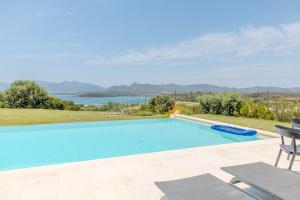 Villa Brandinchi piscina condivisa