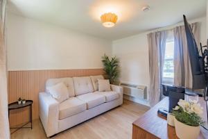 Parkway Boutique Suite 26