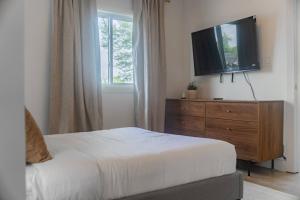Parkway Boutique Suite 02