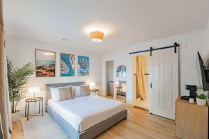 Parkway Boutique Suite 15