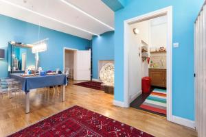 South Kensington Apartment x4, London