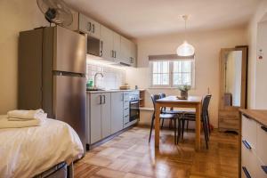Modern 2BR1BA in Providencia Steps from Metro