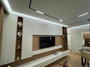 LUXURY APARTMENt
