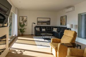 302 - Full View - See Look Admire - Pool & Gym