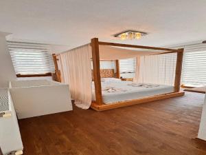 Fethiye Faralya da Deniz Manzaralı Özel Havuzlu Müstakil Villa
