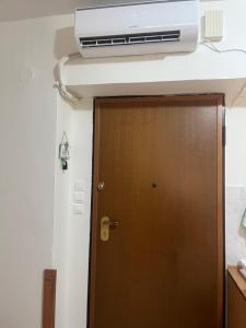 Johnakos apartment